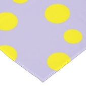 Gele cirkels op paars patroon tafelkleed (Gekanteld)