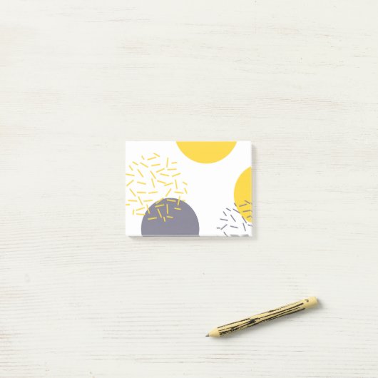 Gele, coole, moderne, trendmatige geometrische kun post-it® notes (Op bureau)