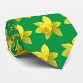 Gele Daffodil Bloeit Patroon op Groene Stropdas (Opgerold)