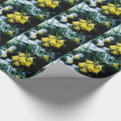 Gele Daffodils bloemen in de sneeuw Cadeaupapier (Hoek)