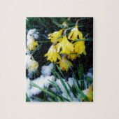 Gele Daffodils bloemen in de sneeuw Legpuzzel (Verticaal)