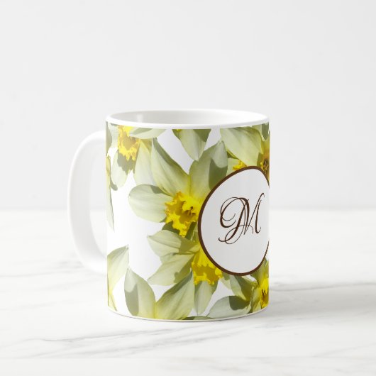 Gele daffodils Monogram mok (Voorkant links)