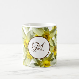 Gele daffodils Monogram mok