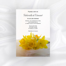 Gele Daffodils op White Spring Wedding