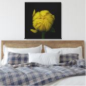 Gele Dahlia Bud Canvas Print (Insitu (Slaapkamer))