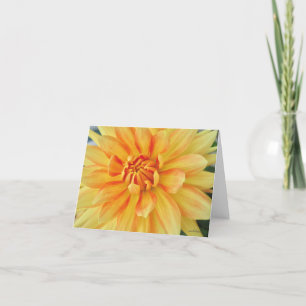 Gele dahlia, dichtbij bedankkaart