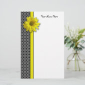 Gele Daisy Black en White Polka Dots Briefpapier (Staand voorkant)