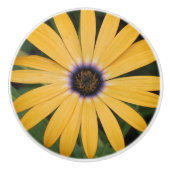 Gele Daisy Ceramic Knob. Keramische Knop (Voorkant)
