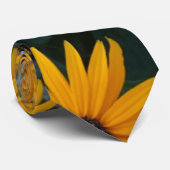 Gele daisy tuinbloemen. stropdas (Opgerold)