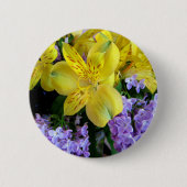 Gele Daylilies & Paarse Lila Bloemen Ronde Button 5,7 Cm (Voorkant)