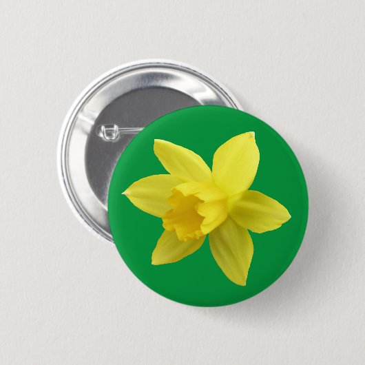Gele deffodil op groen ronde button 5,7 cm (Voorkant /achterkant)