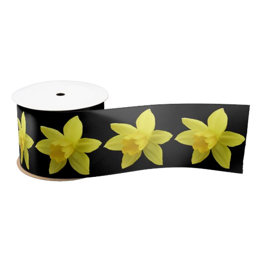 Gele deffodils op het Zwarte Satin Ribbon Satijnen Lint (Spoel)
