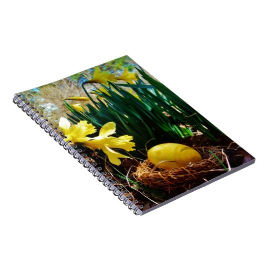 Gele deffodis en een geel paasei notitieboek (Rechterzijde)