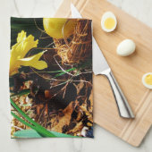 Gele deffodis en een geel paasei theedoek (Quarter Fold)