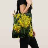 Gele deffodis ik Cheery Spring Flowers Tote Bag (Dichtbij)