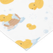 Gele eend bubbel bad met patroon tafellaken (Gekanteld)