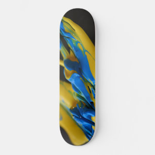 Gele en blauwe verf op zwart persoonlijk skateboard