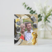 Gele en gele tulpen op textuur. aankondigingskaart (Staand voorkant)