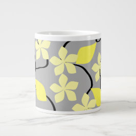 Gele en grijze bloemen. Bloemmotief. Grote Koffiekop