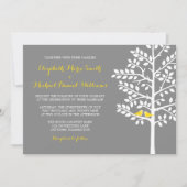 Gele en Grijze Boom Tortelduifjes bruiloft uitnodi Kaart (Voorkant)