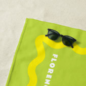 Gele en Lime Kriebels met Tekst Strandlaken (In situ)
