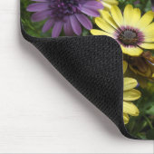 Gele en Paarse Afrikaanse Daisies Muismat (Hoek)