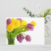 Gele en Paarse Tulpenachtergrond Gepersonaliseerd Kaart (Staand voorkant)