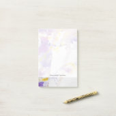 gele en paarse waterverf achtergrond post-it® notes (Op bureau)