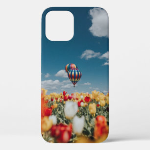 Gele en rode tulpbloemen onder heteluchtballon Case-Mate iPhone case
