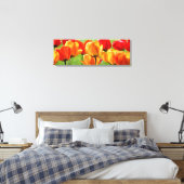 Gele en rode tulpen canvas afdruk (Insitu (Slaapkamer))