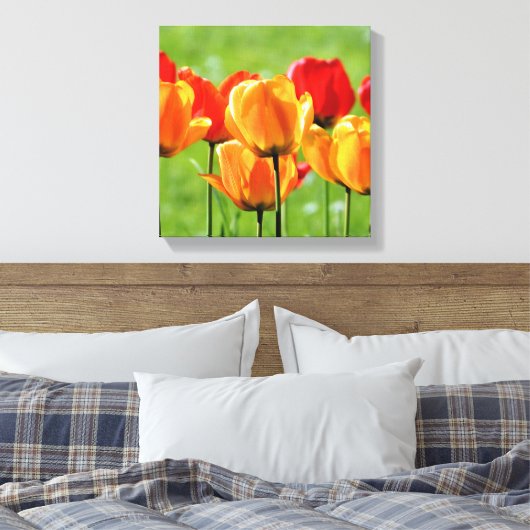 Gele en rode tulpen canvas afdruk (Insitu (Slaapkamer))