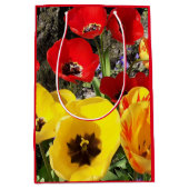 Gele en rode tulpen medium cadeauzakje (Voorkant)