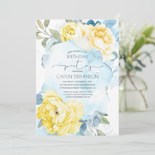 Gele en Stoffige Blauwe Bloemen Verjaardag Kaart (Staand voorkant)