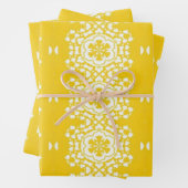 Gele en witte bloem inpakpapier vel (In situ)