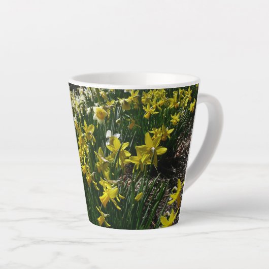 Gele en witte deffodils Spring Flowers Latte Mok (Rechterhoek)
