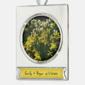 Gele en witte deffodils Spring Flowers Verzilverd Banner Ornament (Links)