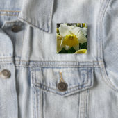 Gele en witte vetrol vierkante button 5,1 cm (In situ)