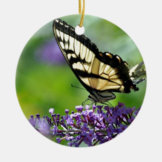 Gele en zwarte vlinder op lavender keramisch ornament (Voorkant)