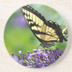 Gele en zwarte vlinder op lavender zandsteen onderzetter