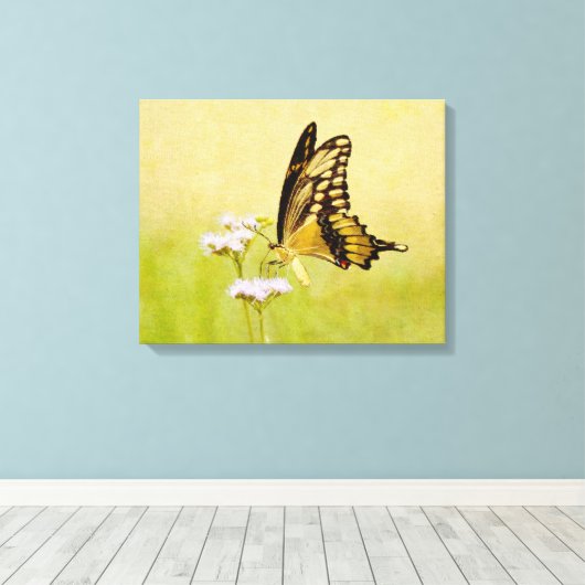Gele en Zwarte Vlinder Wildflower Art Print (Insitu (Houten vloer))