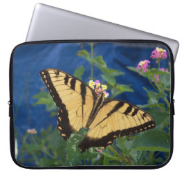 Gele en zwarte zwantstaartvlinder laptop sleeve