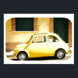 Gele Fiat 500, Cinquecento, Italië Poster<br><div class="desc">Shot of a yellow Fiat 500,  Cinquecento,  genomen op een herfstochtend in Abruzzo,  Italië. Een geweldige  foto van een klassieke auto,  ideaal voor die retroblik.</div>