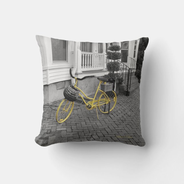 Gele fiets op de stoep kussen (Voorkant)
