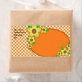 Gele Flower Gingham Background Shipping Label (Insitu)