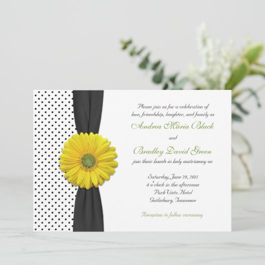 Gele Gerber Daisy Polka Dot Wedding Uitnodiging (Staand voorkant)