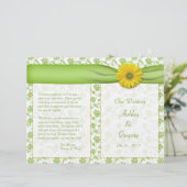 Gele Gerbera Daisy Green Floral Wedding Programme (Staand voorkant)
