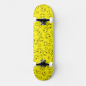 Gele glimlende gezichten skateboard (Voorkant)