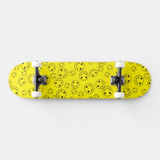 Gele glimlende gezichten skateboard (Horizontaal)