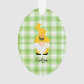 Gele Gnome Groene Check NAAM Jaar Kerstplezier Ornament (achterkant)
