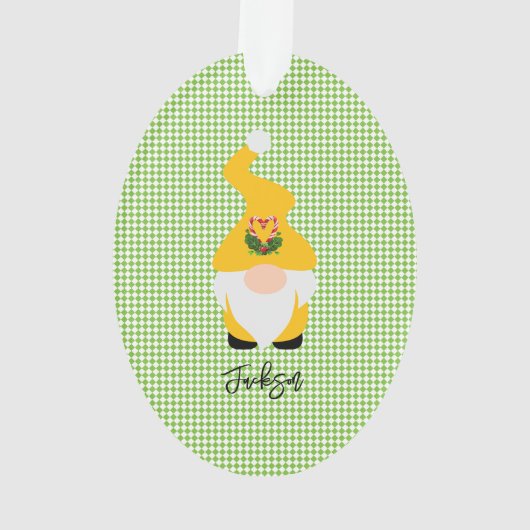Gele Gnome Groene Check NAAM Jaar Kerstplezier Ornament (achterkant)